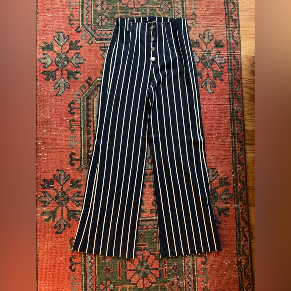 Reformation High Waisted Button Up Pin Stripe Navy Wide Leg Pants. Size 4